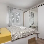 Amazing In With House Sea View Lägenhet Lopar