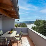 Amazing In With House Sea View Lägenhet Lopar