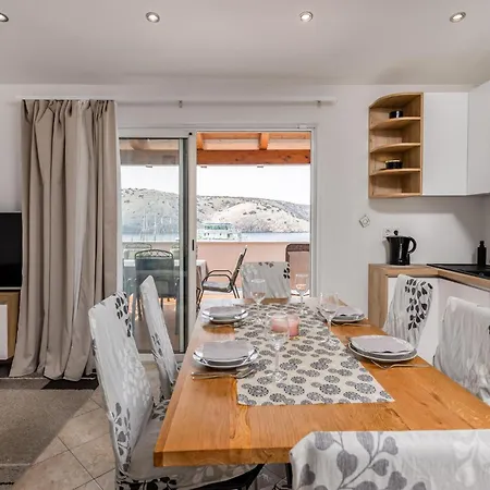 2 Bedroom Beautiful In アパート *