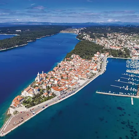 2 Bedroom Beautiful In アパート *