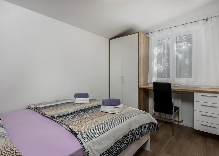 2 Bedroom Beautiful In *