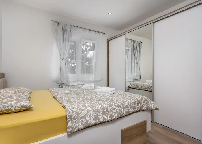 2 Bedroom Beautiful In Apartament Lopar