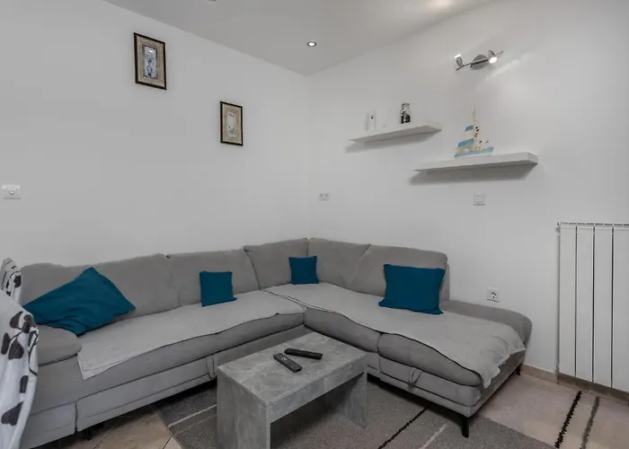 2 Bedroom Beautiful In Apartament