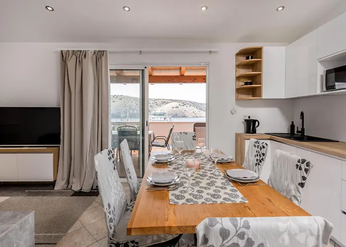 2 Bedroom Beautiful In Apartament *