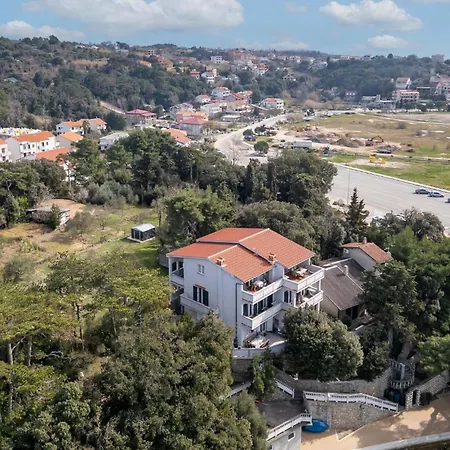 2 Bedroom Beautiful In Lopar