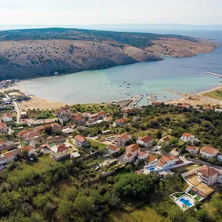 2 Bedroom Beautiful In Διαμέρισμα Lopar