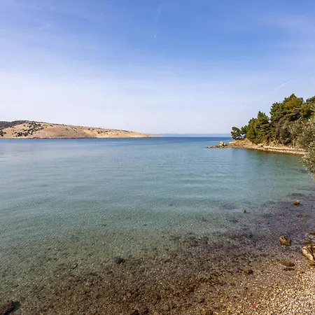 Apartmán 2 Bedroom Beautiful In Lopar