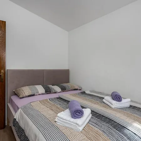 Apartmán 2 Bedroom Beautiful In *