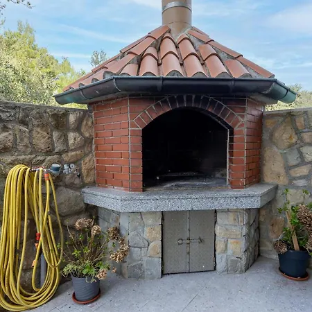 2 Bedroom Beautiful In * Lopar