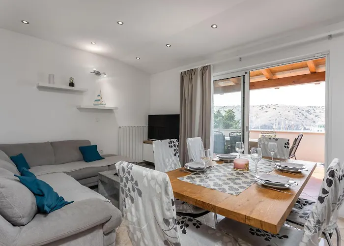 2 Bedroom Beautiful In *
