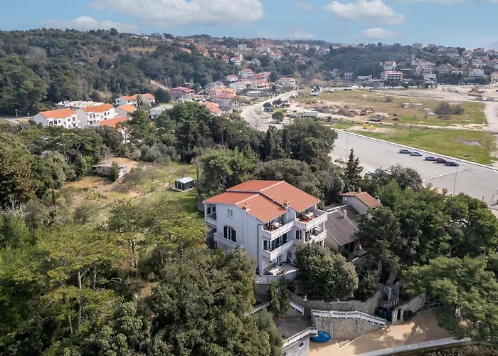 2 Bedroom Beautiful In Lopar